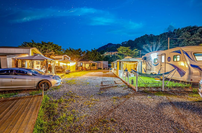 경기-가평-올덴-카라반-캠핑장-사진-입니다.