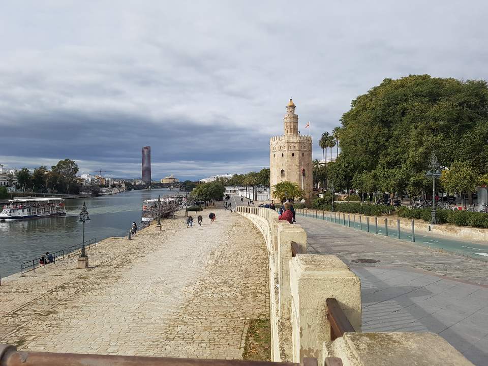 이미지-alt-태그-황금의 탑 & 이사벨 2세 다리