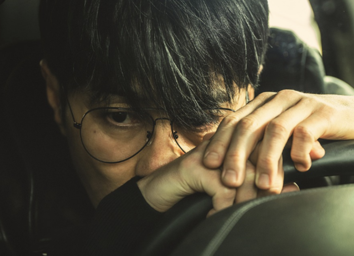 광장 줄거리 요약