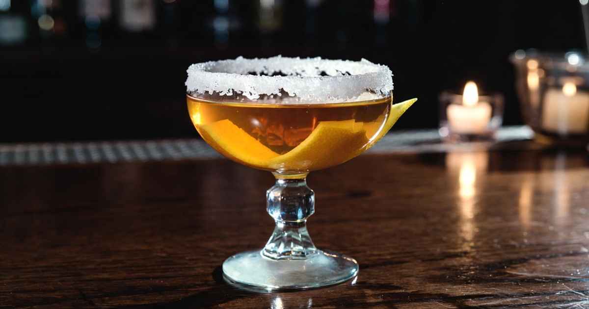 브랜디 크러스트 황금 레시피 & 스토리 및 완벽한 안주 추천