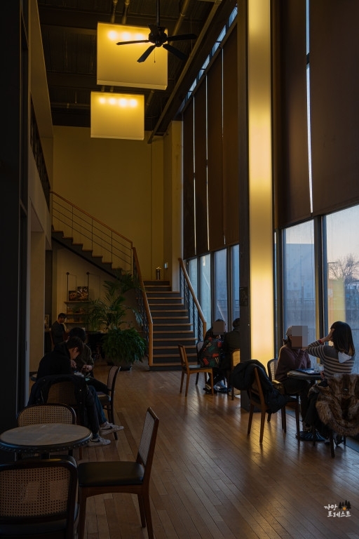 나인블럭 출판도시점 내부