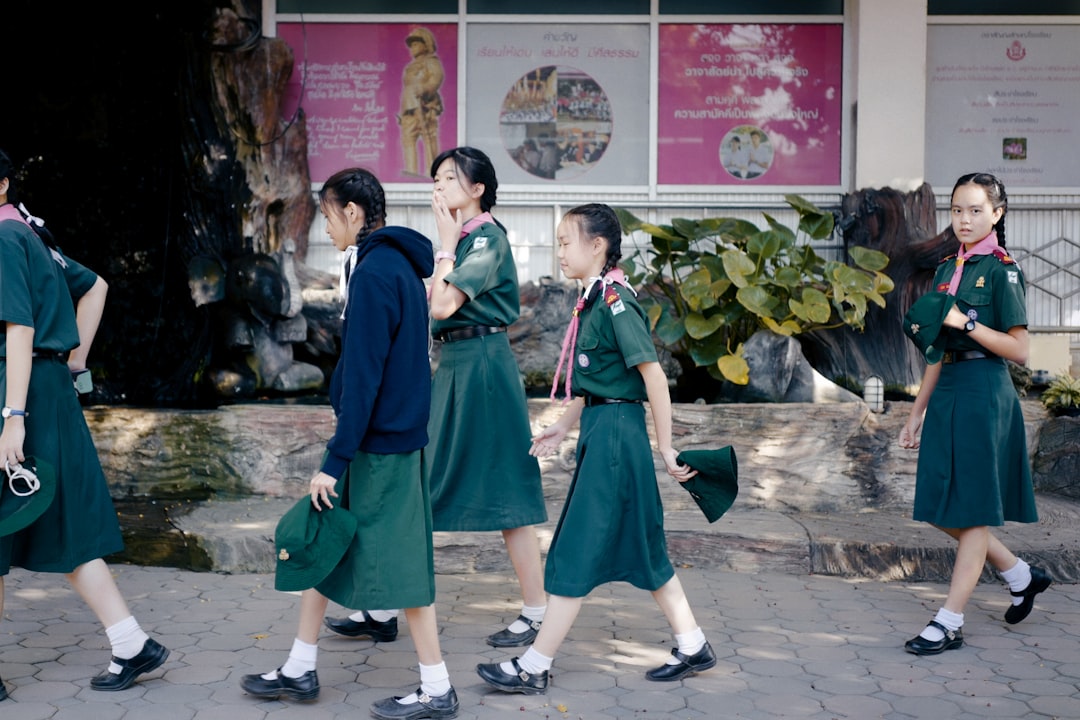 Education. It captures the core concept of 보수교육 (continuing education) in the 보험연수원 context.