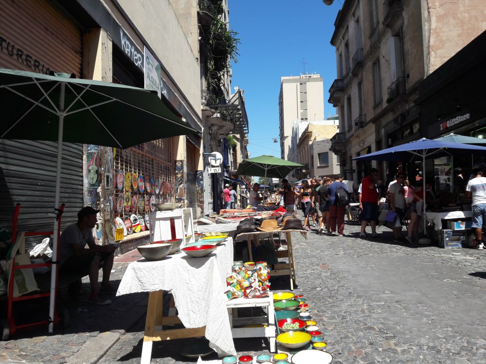 혼자 여행하기 좋은 5가지 재미있는 것: 혼자 여행하기 최고의 팁
