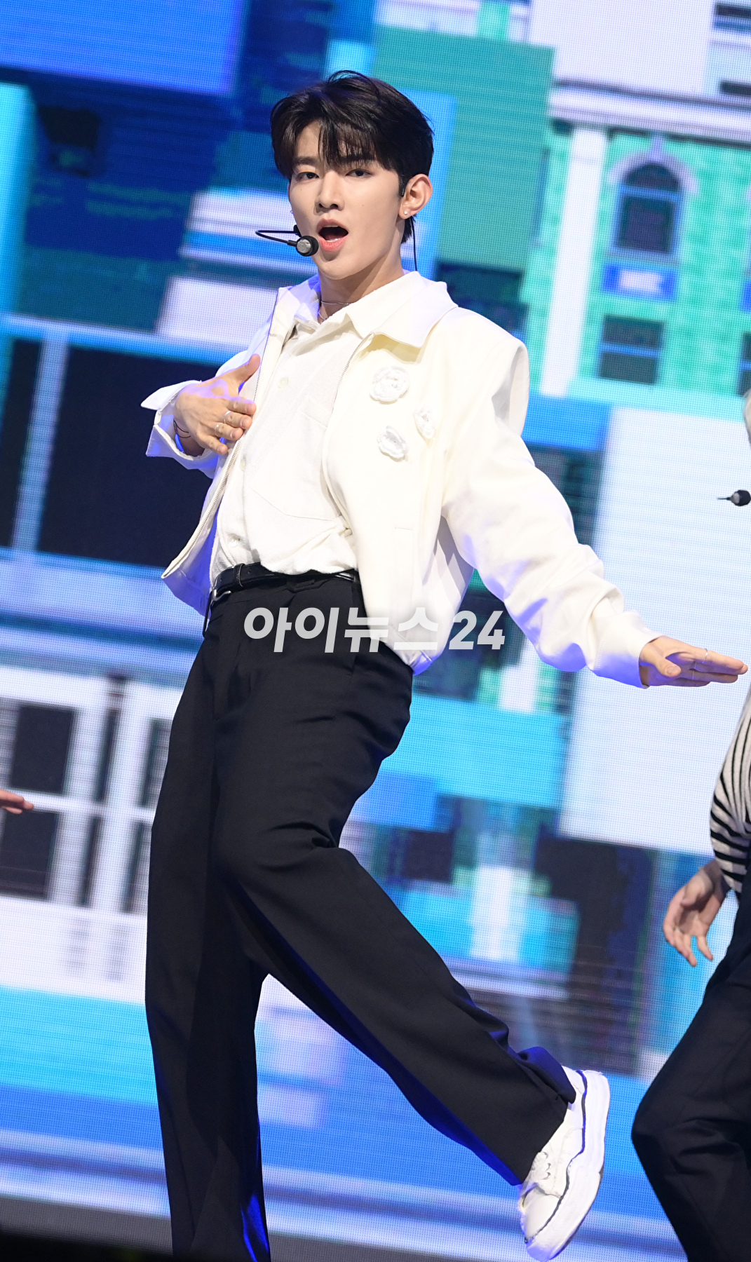 그룹 제로베이스원 장하오가 10일 오후 서울 광진구 광장동 예스24라이브홀에서 열린 제로베이스원(ZEROBASEONE) 데뷔 쇼케이스에 참석하고 있다. [사진=정소희 기자]