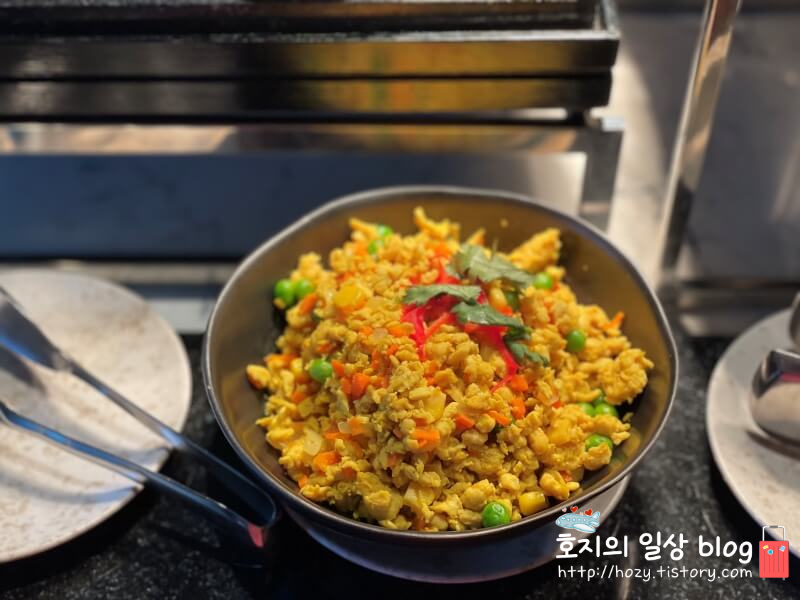 방콕 신돈캠핀스키 이그제큐티브 라운지 이브닝칵테일 뷔페메뉴