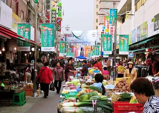 중랑구 우림시장 캠핑 세트 한방 통닭구이 소머리국밥 왕족발 미니 반찬 홍어무침 맛집 전국 택배 주문 가볼만한 곳 추천