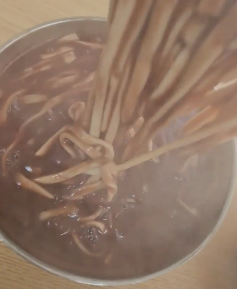 생생정보 목포 쑥.팥 칼국수 가락지