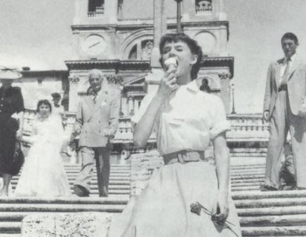 오드리 헵번, 그레고리 팩 주연 로마의 휴일 스틸컷.