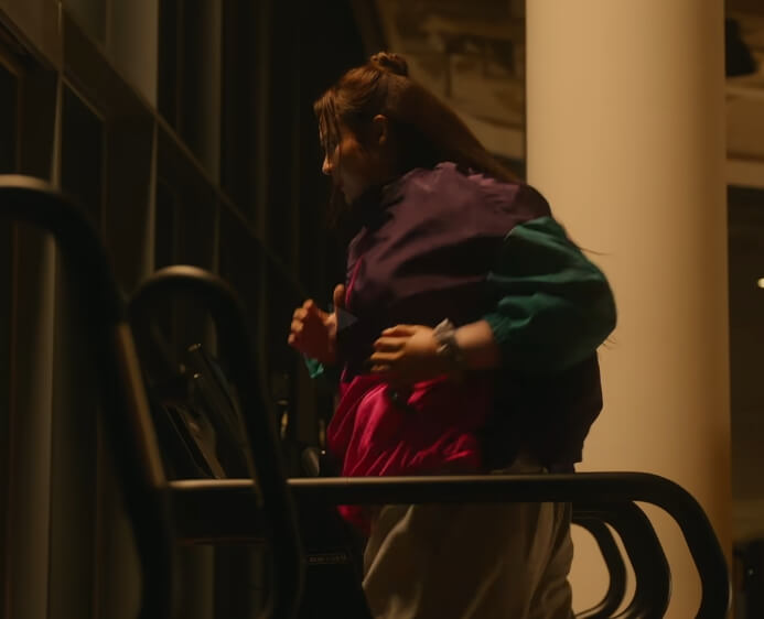 런닝머신을 뛰는 동희