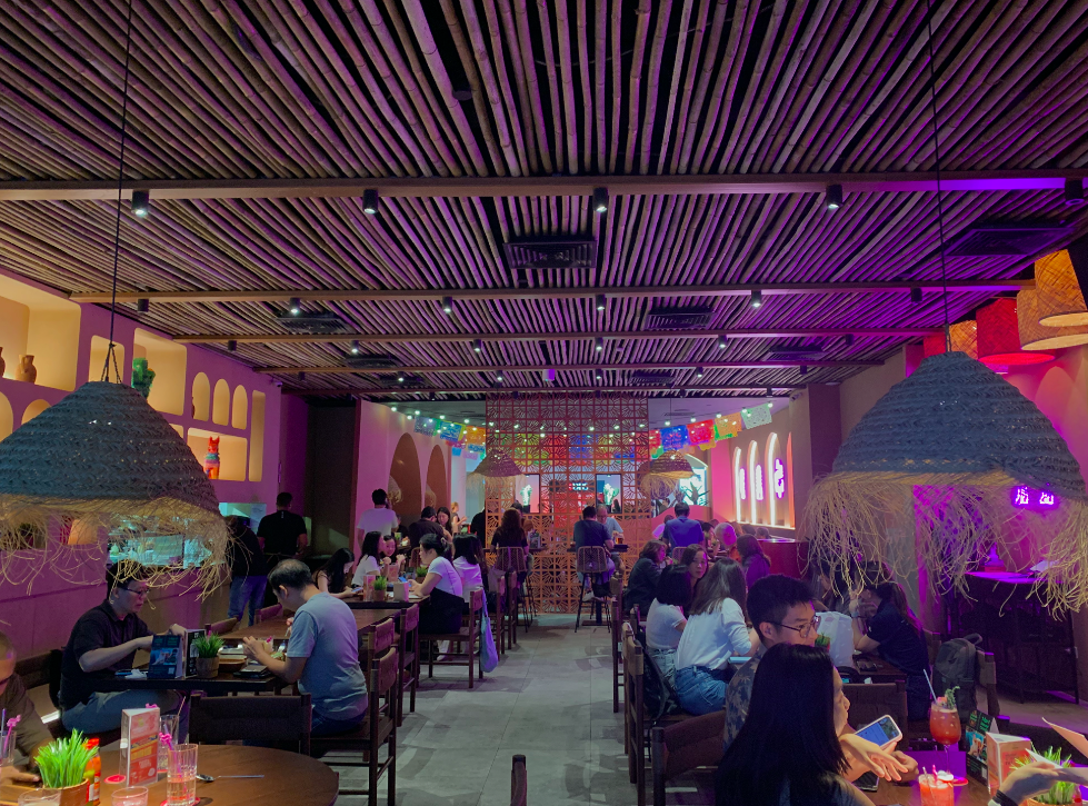 식당입구 & 식당내부
