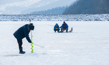 빙어낚시의 매력 – 겨울철 최고의 낚시 체험
