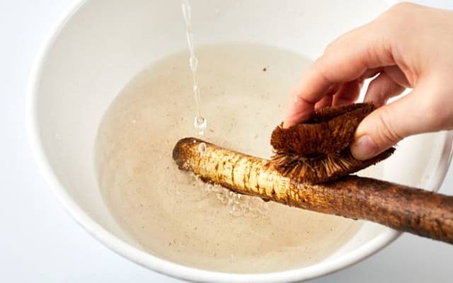 우엉 쓴맛 제거 우엉떫은맛 없애기 우엉손질 씻는법