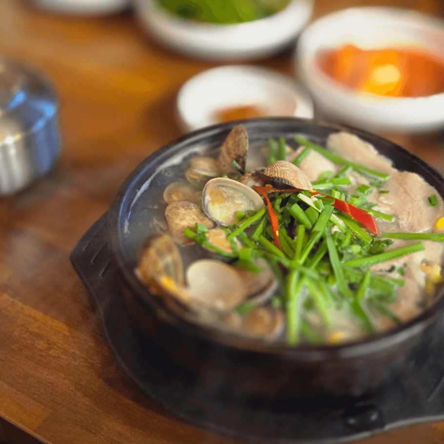 바지락 돼지곰탕
