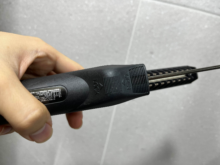 스타일링 스틱 아래 잠금장치