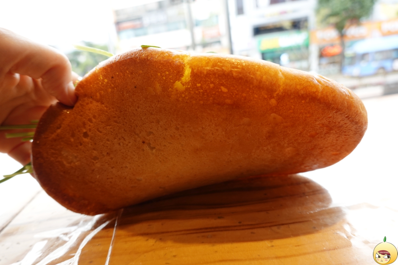 루꼴라소시지피자빵 뒷면