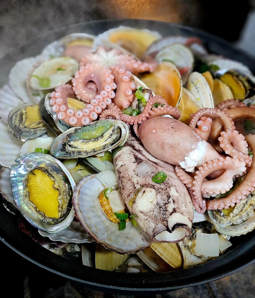 서울 중구 조개구이 맛집 신당조갯집, 방문객들이 극찬한 메뉴