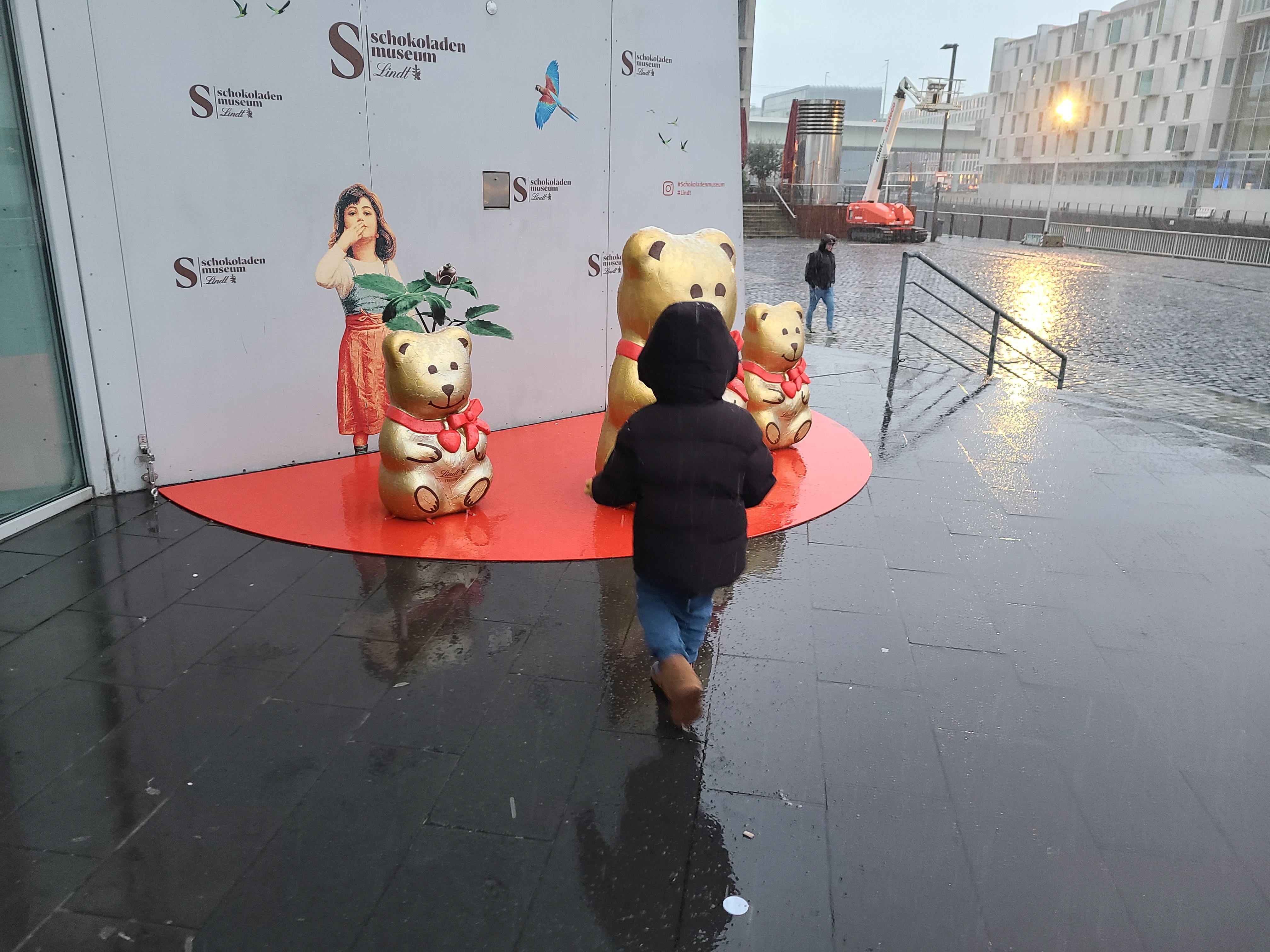 쾰른 임호프 초콜릿박물관 앞 포토존 곰돌이 모형