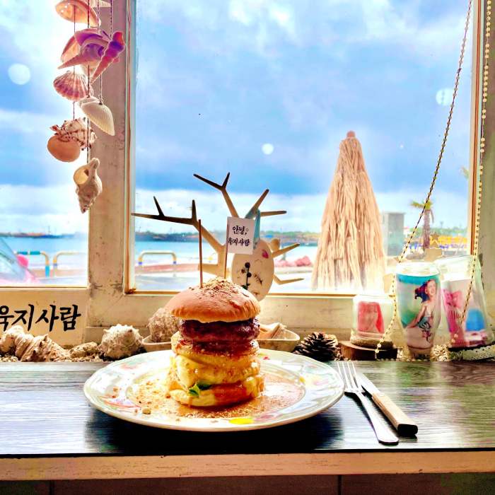 나혼자산다 나혼산 김광규 땅콩 흑돼지 햄버거 김광규 제주 흑돼지 수제 버거 땅콩 아이스크림 맛있는 브런치 카페 가게 우도 맛집 가격 위치 어디