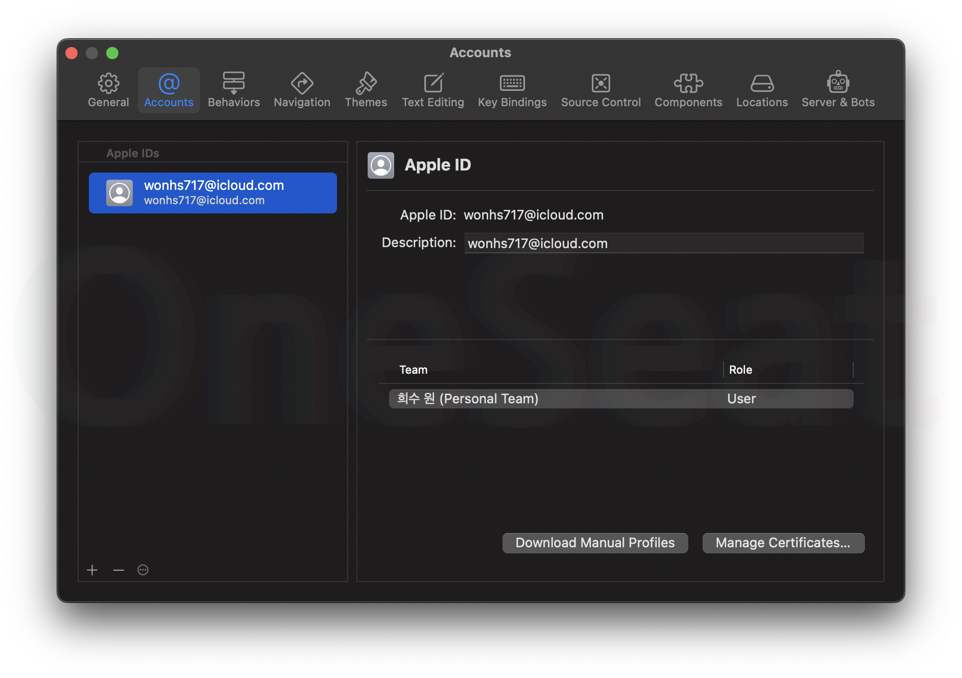 왼쪽 상단의 Xcode Preference Accounts를 선택