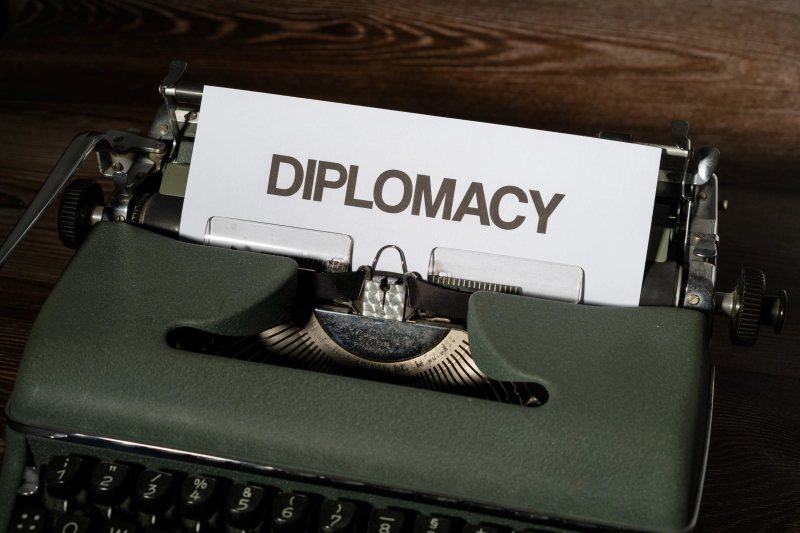 셔틀외교(shuttle diplomacy) 뜻