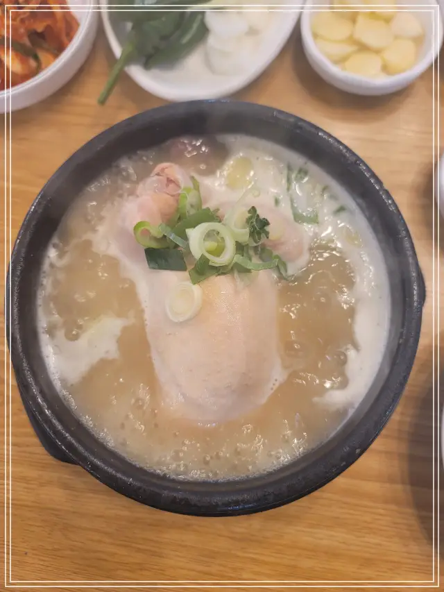 복날에-먹는-보양식-삼계탕