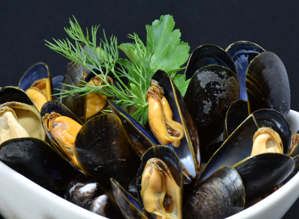 시원하고 칼칼한 맛! 홍합탕