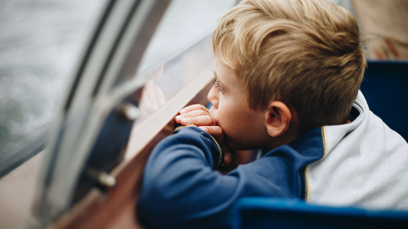 선택적 함구증 아이 사진