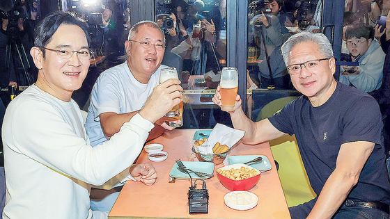 &amp;quot;2025 APEC이 주목한 강남 치맥 성지! 깐부치킨 강남역 완전정복&rdquo;