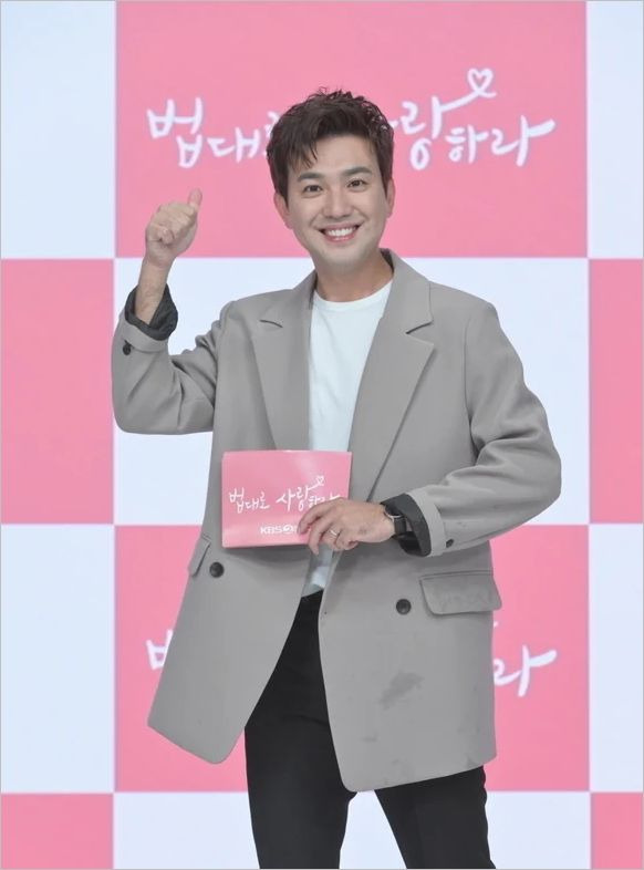 김선근 아나운서 아내 이윤미 나이&middot;직업&middot;학력 총정리｜고려대 동문&middot;카드빚 8900만원&middot;KBS 퇴사&middot;두 딸