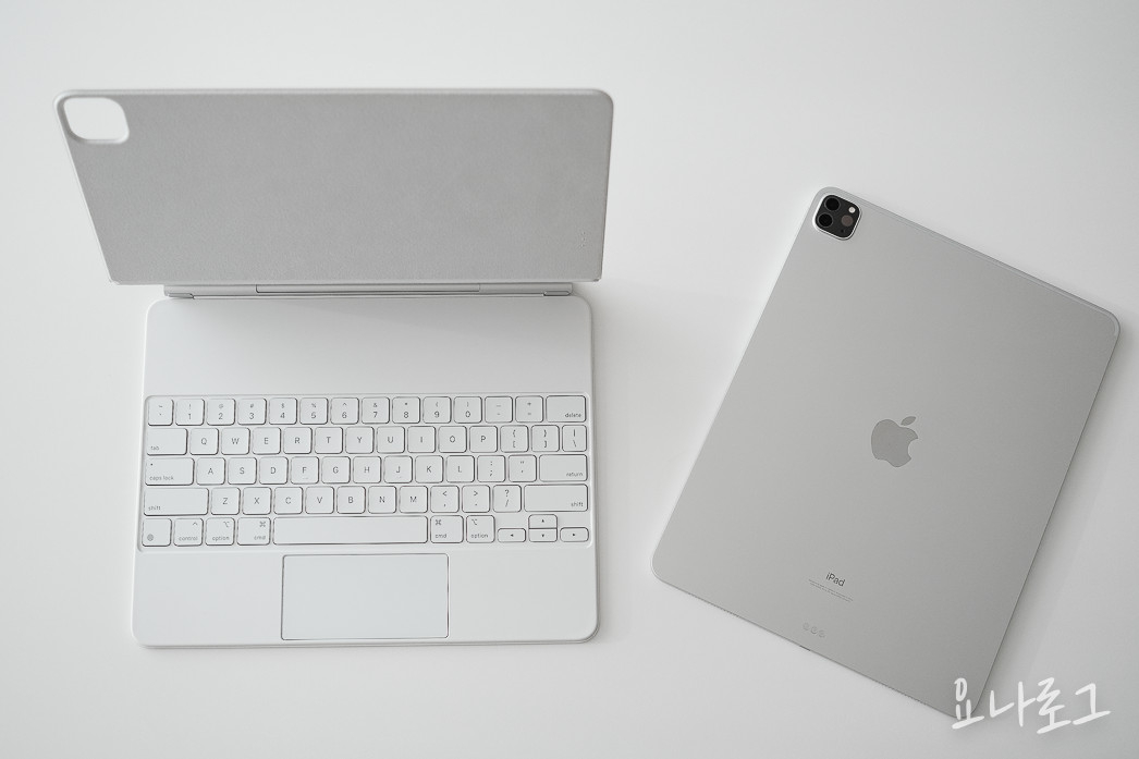 애플제품 애플리뷰 아이패드 아이패드리뷰 매직키보드 매직키보드리뷰 아이패드키보드추천 아이패드에어 아이패드프로 맥북에어 맥북 맥북프로 맥북아이패드비교 매직키보드장점 매직키보드단점 애플제품추천 아이패드추천 아이패드추천 신학기선물 대학생선물