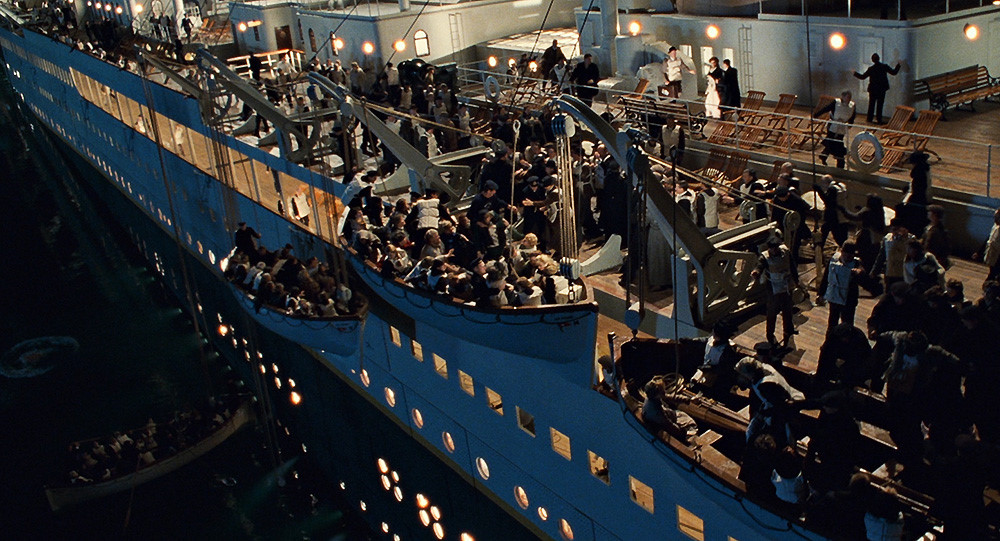타이타닉호에서-탈출하는-장면