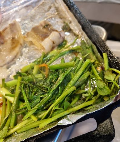 양철통 미나리는 꼭 추가