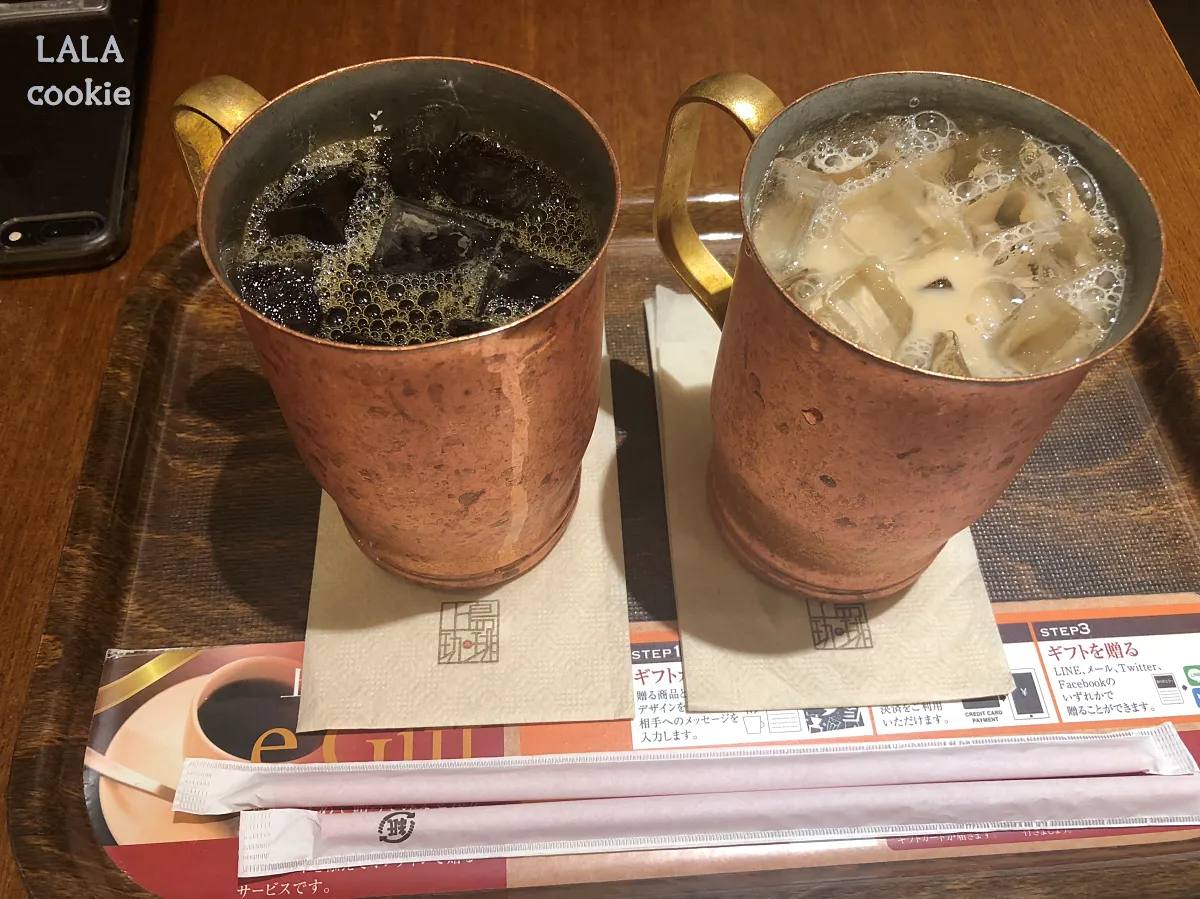 후쿠오카-텐진-유명한-커피숍-추천-우에시마-흑당커피와-아메리카노가-주석-잔에-나온다