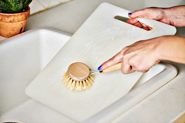 도마 김치색 없애는법, 도마 얼룩제거, 도마 살균법, 김치얼룩 제거, 도마 소독, 도마 세척, 식중독, 건강, 팁줌 매일꿀정보