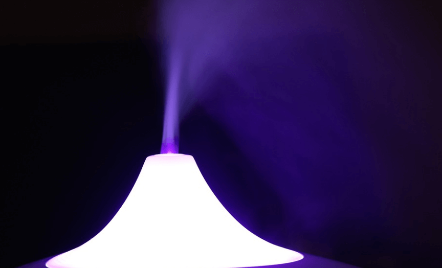 가래가 생기는 원인을 알고 가습기를 틀어 놓고 있다