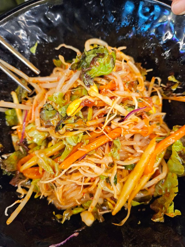 김밥천국 쫄면 비비다