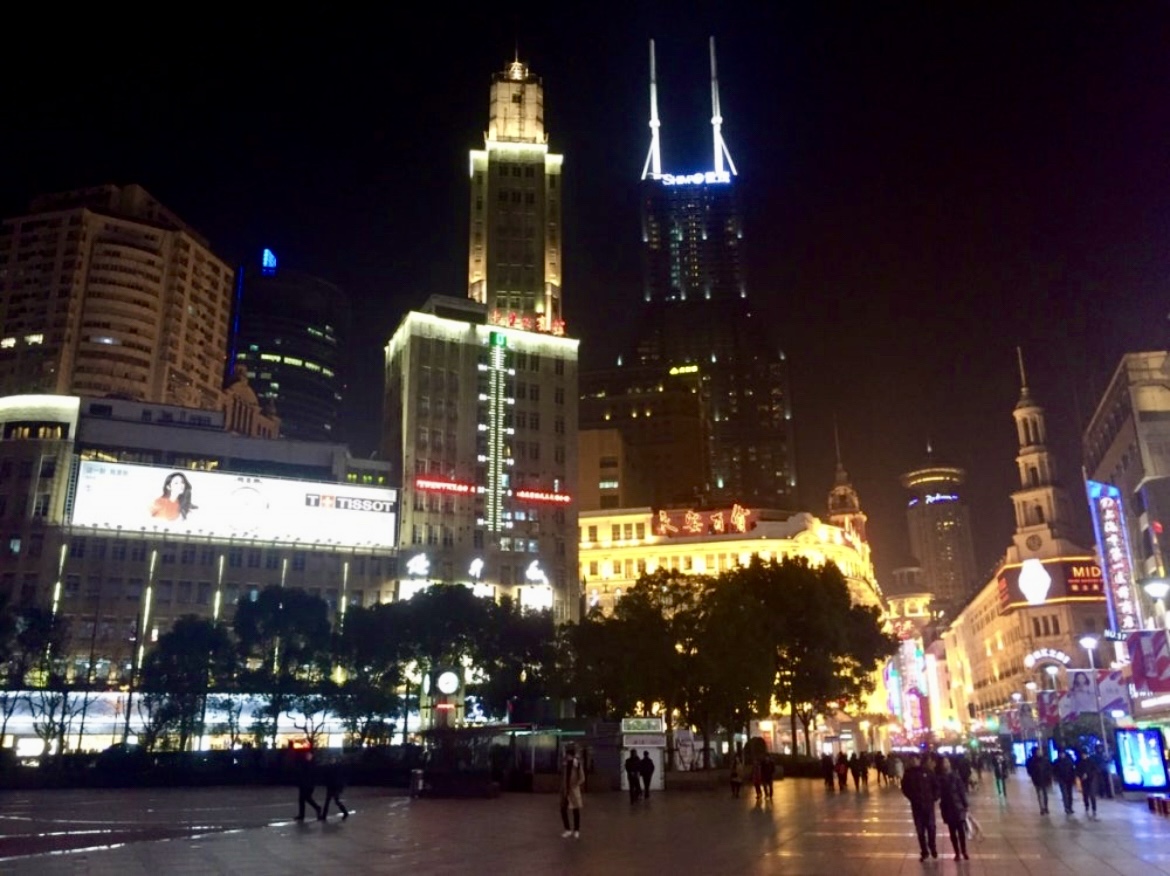 중국 상해의 밤거리