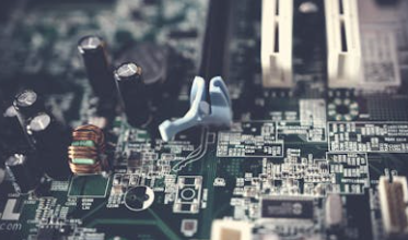 컴퓨터에 들어가는 반도체 모습