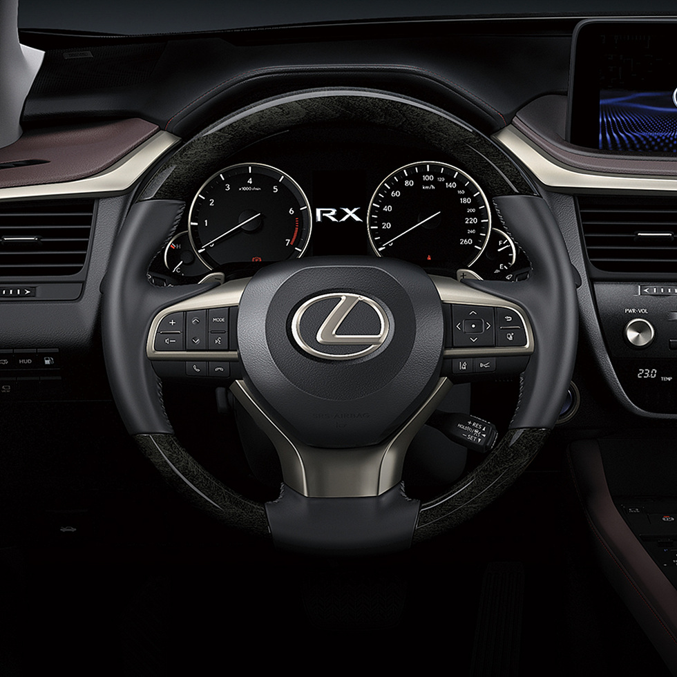 2020년형 렉서스 RX450h 실내 핸들사진