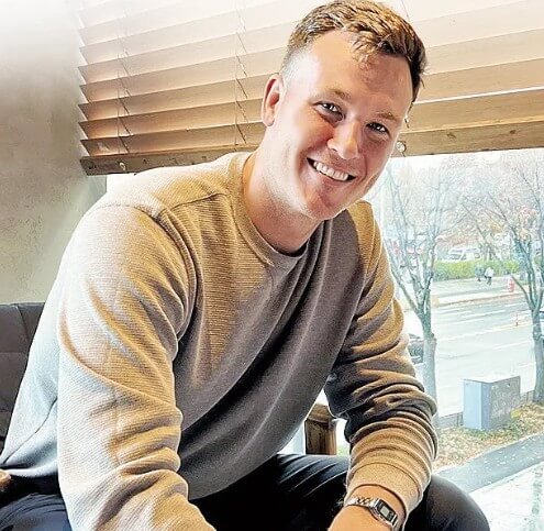 라일리톰슨-사진입니다.