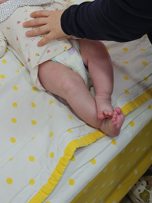 기저귀가 보내는 신호! 아기 설사와 변비, 장 건강 확인법