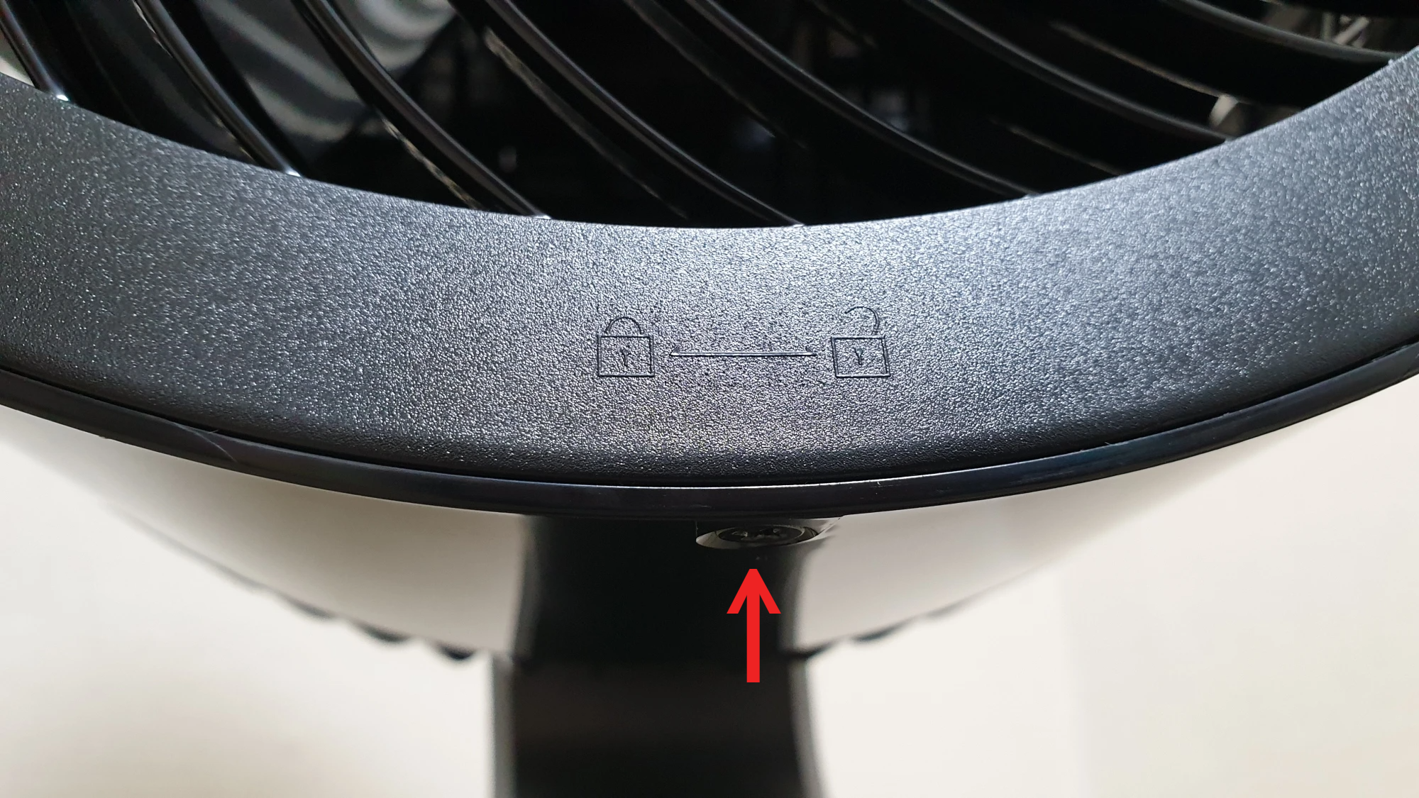 서큘레이터 앞쪽 망 고정 볼트