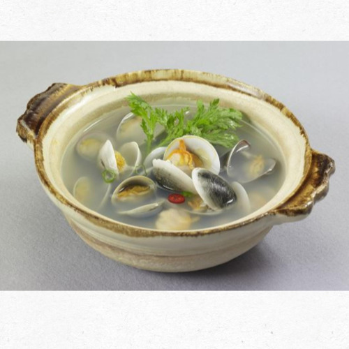 시원한 국물 맛의 바지락탕