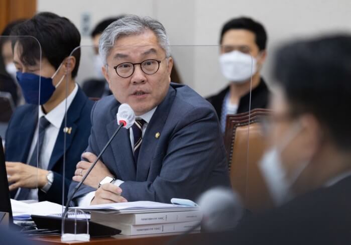 최강욱 국회의원 프로필