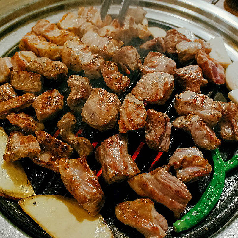 용산 삼각지 미나리 갈비집 '육몽'