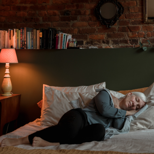 잠 안 오는 밤, 꿀잠 자는 법 알고 계세요? – 수면 루틴, 숙면 제품 추천, 생활 습관