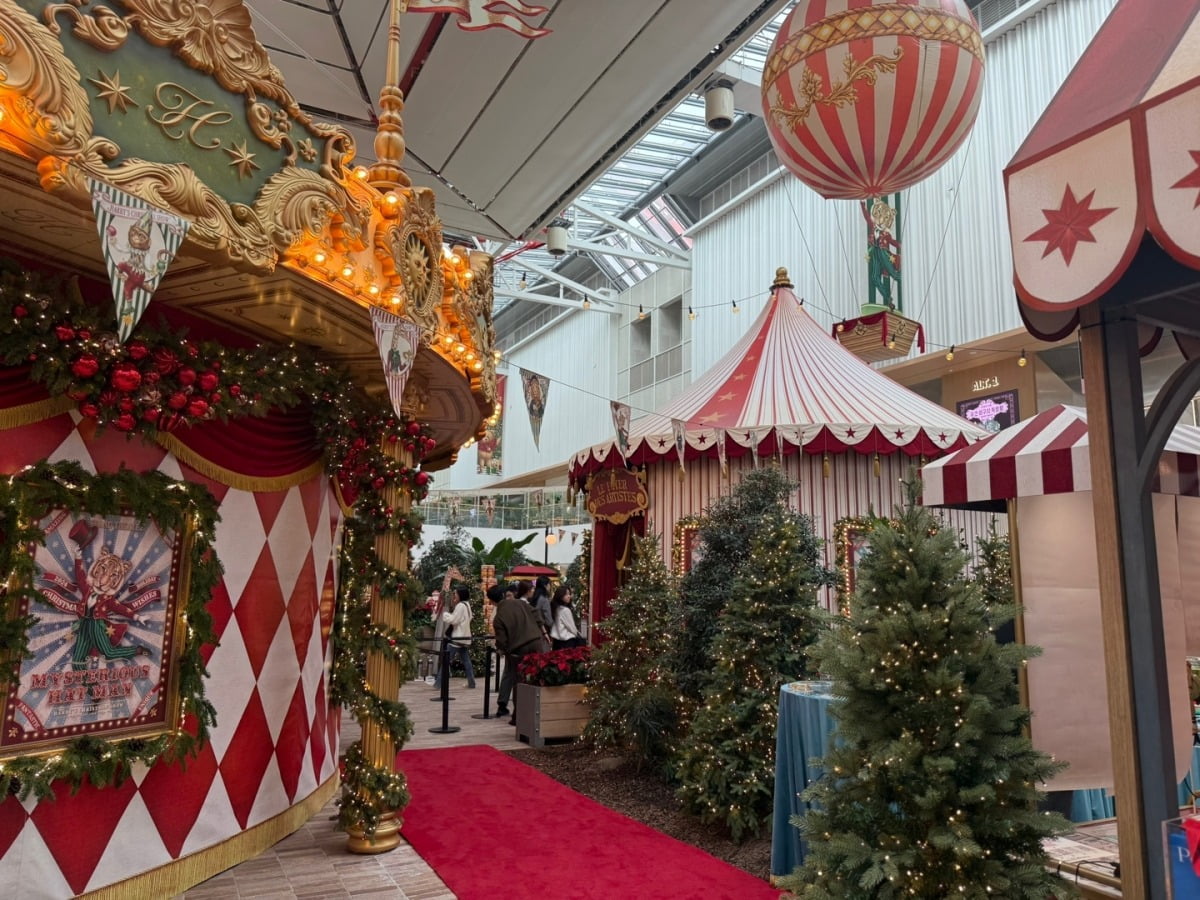 더현대 서울 크리스마스 연출.