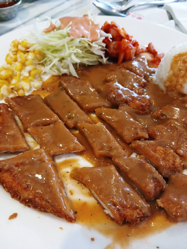수제 등심까스 커팅 완료