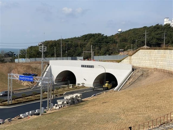 보령해저터널 마무리 공사 모습