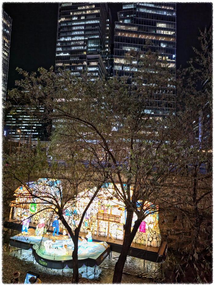청계천 전통 등불 클로즈업